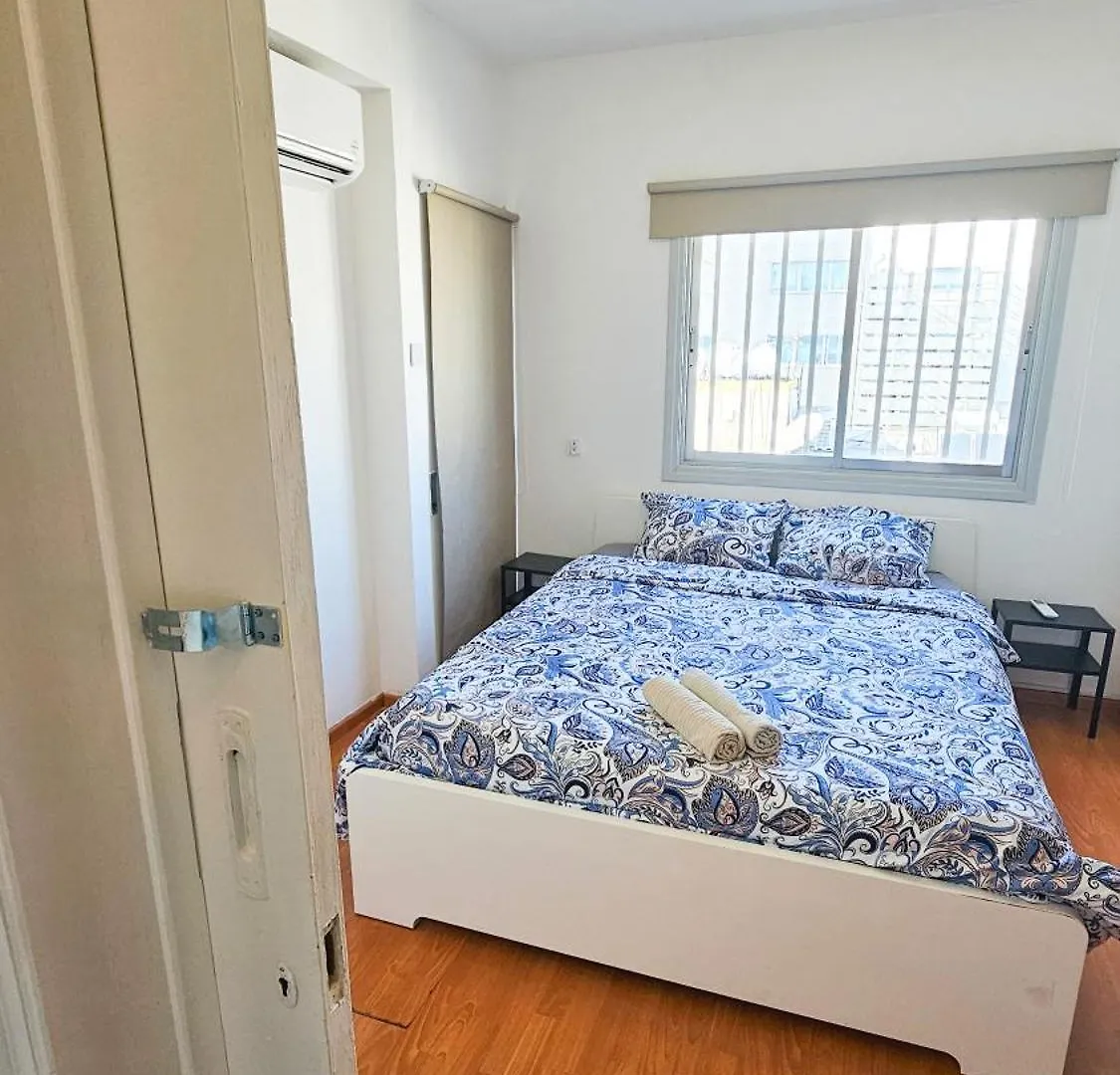 Central Rooms, 500M To Larnaca Marina